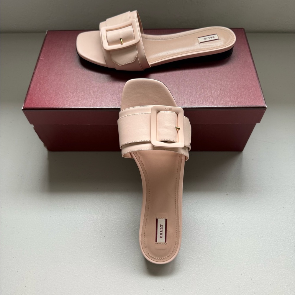 Bally Women's Blush leather Slide Sandals Sz 40 only wore once w/ original box